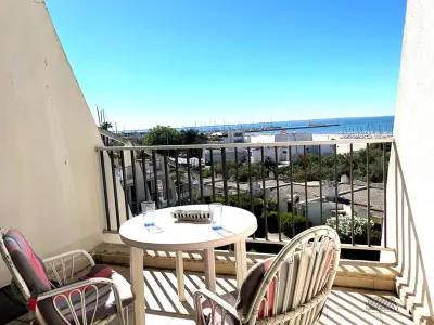 Appartement à La Grande Motte, Studio cabine à La Grande Motte, 4 couchages, parking, proche commerces et plage - L1010192