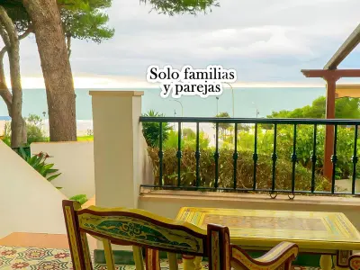 Appartement à Conil de la Frontera, Maison de Ville Deluxe avec Terrasse, Garage et Climatisation à 2 min de la Plage - L1010230