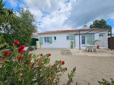 Maison à L'Aiguillon la Presqu'île, Maison Confortable à L'Aiguillon-sur-Mer, proche Plage, 3 Chambres, Terrasse, Animaux Acceptés - L1010238