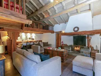 Chalet en Val d'Isère,Chalet 17°C restauré, 4 ch, au cœur du vieux Val-d'Isère, grande cheminée, proche pistes, parking, WiFi FR-1-694-358 N°1010394