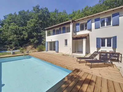 Maison à Mons, Location Villa Haut de Gamme à Fayence : Piscine, Lac, Golf, Forêt, Vignobles, 5 Chambres - L1010396