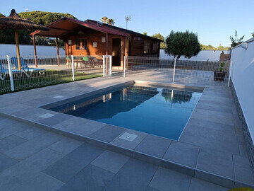 Location Villa à Conil de la Frontera,Charmante maison en bois avec piscine privée et climatisation à Conil ES-180-365 N°1010469