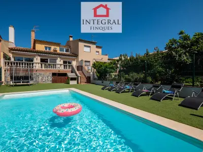 Maison à Calonge, Maison avec Piscine et Parking à 5 min de la Plage – Palamós - L1010600