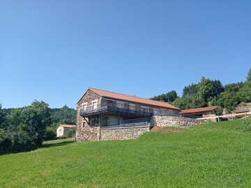 Location Agriturismo a Saint Privat d'Allier,Gîte authentique et confortable avec vaste terrain et vue imprenable à Saint-Privat-d'Allier FR-1-582-478 N°1010616