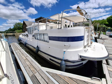 Location Wohnung in Chenillé Changé,Séjour vintage à bord d'une péniche à Chenillé-Champteussé, 8-10 pers, grand espace extérieur API-1-46-12 N°1010715