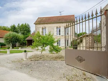 Casa rural en Jully sur Sarce,Maison de Campagne avec Jeux pour Enfants et Animaux Acceptés FR-1-543-353 N°1010735