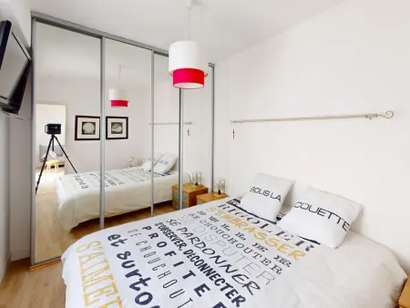 Appartement moderne 3 chambres, terrasse, proche plage et commerces - Photo 2