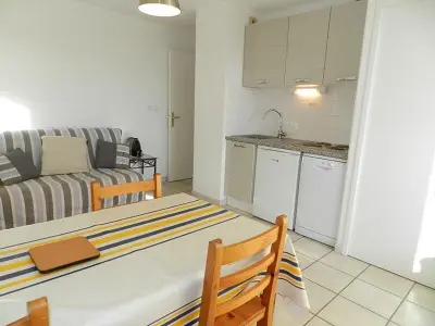 Appartement à Bormes les Mimosas, Charmant 3 pièces avec terrasse proche plage et commerces - Bormes-les-Mimosas, 5 couchages, garage inclus - L1010876