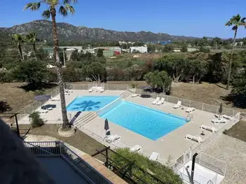 Appartement à Saint Florent,Studio climatisé avec piscine, balcon et parking, proche plage et centre ville – Saint-Florent FR-1-650-35 N°1010902