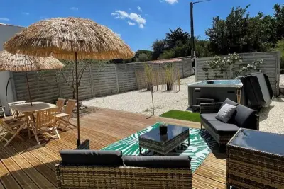 Casa en La Couarde sur Mer,Maison spacieuse avec terrasse et jacuzzi 1323575 N°1010941