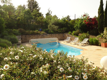 Location Maison à Saint Saturnin lès Apt,Maison avec piscine privée, clim, vue sur Lubéron, proche villages typiques, calme assuré FR-1-708-68 N°1011016