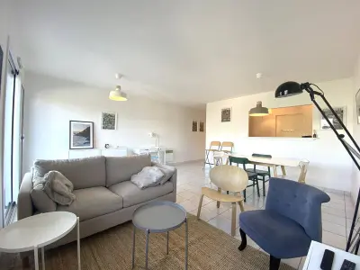 Appartement à Perros Guirec, Appartement central avec WIFI, parking à Perros-Guirec - L1011144
