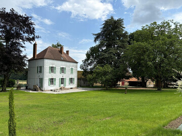 Location Gite in Jaligny sur Besbre,Maison Bourgeoise de Charme avec Spa, Parc et Activités FR-1-489-541 N°1011224