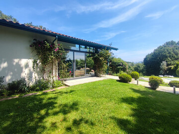 Location Villa à Arbonne,Magnifique villa avec piscine et grand jardin à 5 km de l'Atlantique FR-1-239-1082 N°1011295