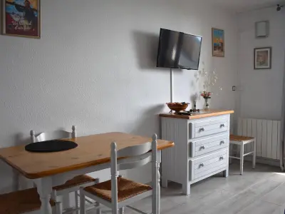 Appartement à Font Romeu Odeillo Via, Studio cabine sud idéal famille avec box - L1011305