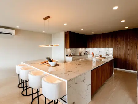 Duplex luxueux avec jacuzzi privé et piscine à débordements - Photo 7