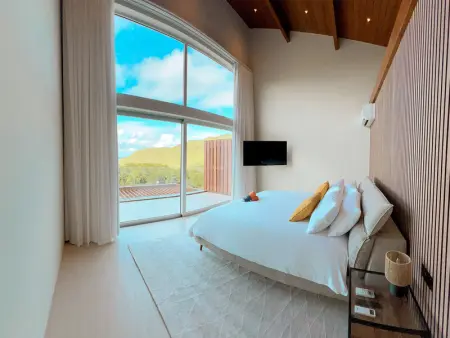 Duplex luxueux avec jacuzzi privé et piscine à débordements - Photo 10