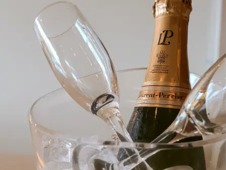 Duplex luxueux avec jacuzzi privé et piscine à débordements - Photo 13