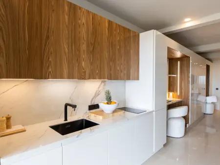 Appartement avec piscine et accès direct à la piscine à débordement - Photo 3