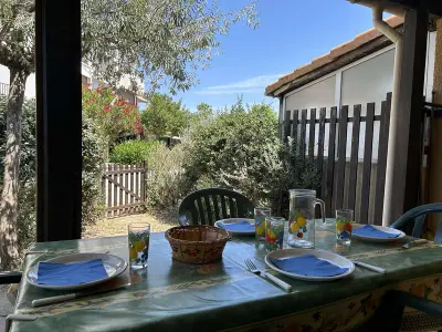 Maison à Fleury Saint Pierre la Mer, Maison avec Jardin, Piscine Sécurisée et Terrasse Ombragée, à 700m de la Plage - 6 Couchages - L1011401