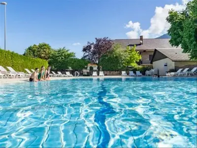 Chalet à Doussard, Camping Romanée - la Ferme de Serraz - Insolite PREMIUM 3 chambres 979524 N°1011691