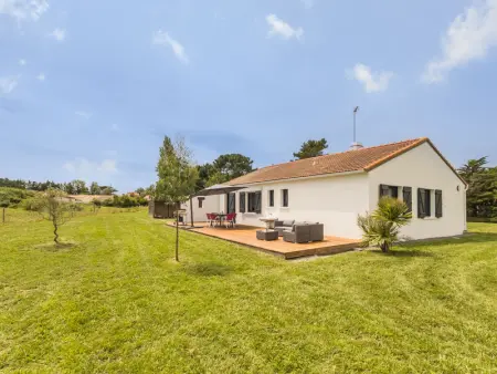 Gîte in Les Moutiers en Retz,Maison calme, entourée de marais, proche plage et commerces, avec jardin et équipements complets FR-1-306-1283 N°1011878