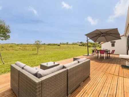 Maison calme, entourée de marais, proche plage et commerces, avec jardin et équipements complets - Photo 2