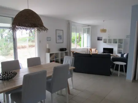 Maison rénovée 3 chambres près de l'océan avec jardin fermé et WiFi - Photo 2