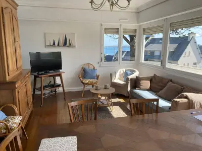 Casa a Perros Guirec, Maison à 550m de la plage avec jardin, balcon et Wi-Fi à Perros-Guirec - L1012173