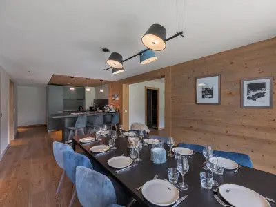 Appartement à Courchevel 1550, Appartement 4 chambres avec balcon, proche des pistes, Courchevel Village - L1012277