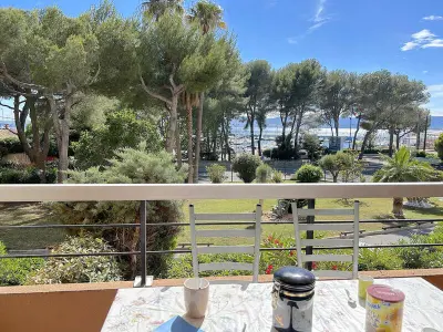 Appartement à Saint Raphaël, Studio cabine climatisé avec terrasse et garage - 4 couchages, St Raphaël - L1012419