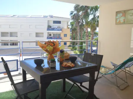Appartement à Fréjus, Appartement Climatisé avec Loggia et Parking Proche Port - Fréjus - L1012977