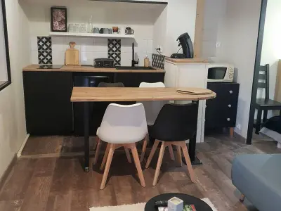 Appartement à Cauterets, Joli Studio Rénové Près du Centre avec Parking - L1012994