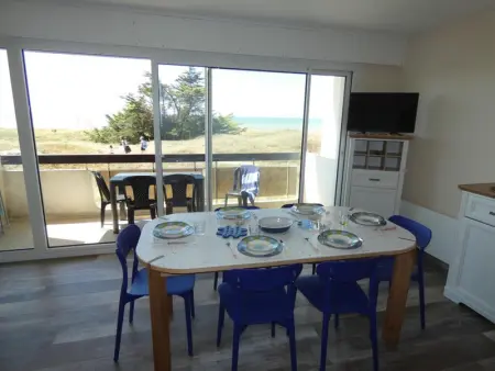 Appartement rénové, 2 chambres, balcon, parking, face mer - Photo 1