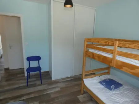 Appartement rénové, 2 chambres, balcon, parking, face mer - Photo 10