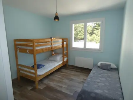 Appartement rénové, 2 chambres, balcon, parking, face mer - Photo 11