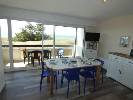 Appartement rénové, 2 chambres, balcon, parking, face mer - Photo 26