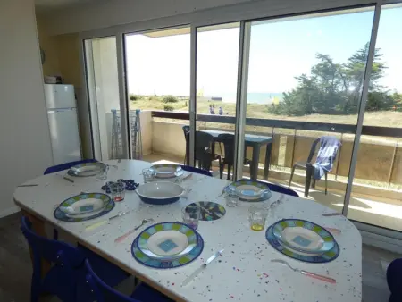 Appartement rénové, 2 chambres, balcon, parking, face mer - Photo 27