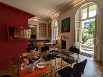 Appartement in Angoulême,Appartement avec terrasse, jardin et WIFI au cœur historique d'Angoulême FR-1-653-263 N°1013024