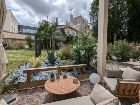 Appartement avec terrasse, jardin et WIFI au cœur historique d'Angoulême - Photo 3