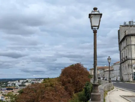 Appartement avec terrasse, jardin et WIFI au cœur historique d'Angoulême - Photo 28