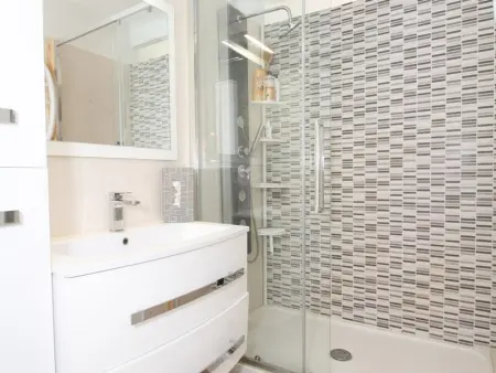 T2 moderne à Balaruc-les-Bains avec clim, parking et wifi - Photo 12