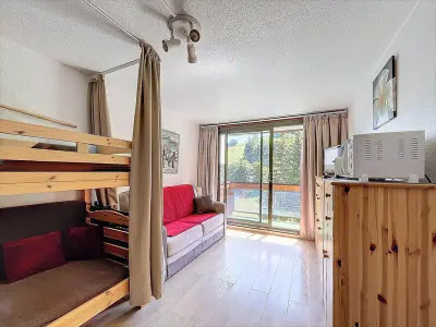 Appartement à Le Corbier, Studio lumineux au pied des pistes avec WIFI gratuit et piscine chauffée - L1013285