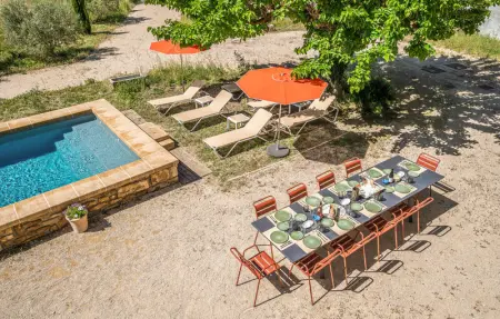 Location Maison 10 personnes à Travaillan - Photo 1