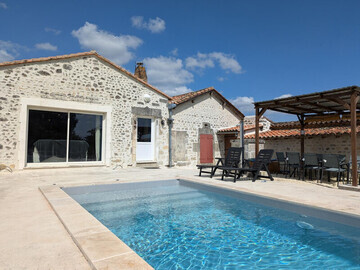 Location Cottage in Magnac Lavalette Villars,Maison Familiale avec Piscine Privée et Grand Jardin FR-1-653-266 N°1013744