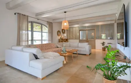 Location Maison 9 personnes à Noves - Photo 2