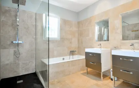 Location Maison 9 personnes à Noves - Photo 29