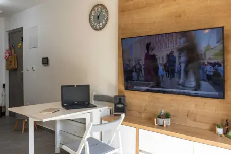 Apartment Good Vibes - One Bedroom Apartment with Balcony - Photo 2