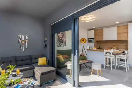 Apartment Good Vibes - One Bedroom Apartment with Balcony - Photo 3