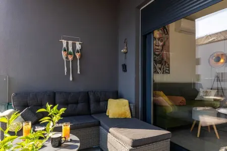 Apartment Good Vibes - One Bedroom Apartment with Balcony - Photo 25